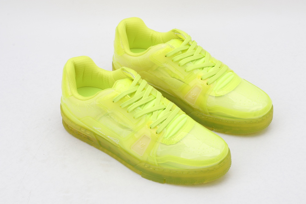 L*V SNEAKER